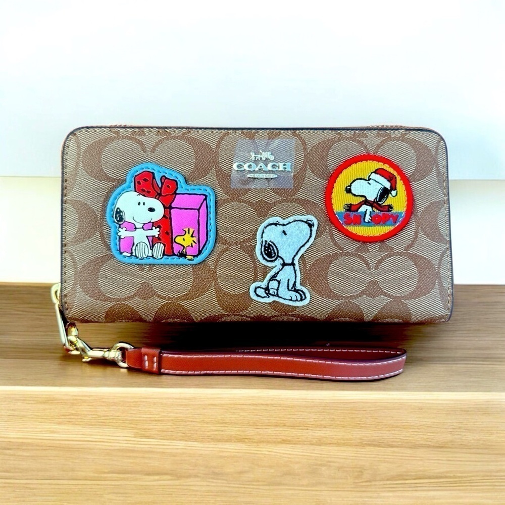 Coach Peanuts In Signature Canvas LG Wallet With Patches